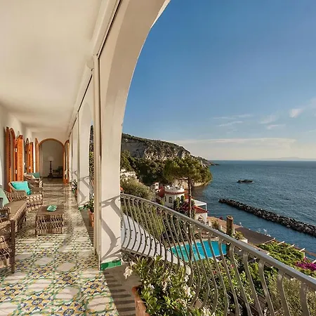 Top Luxury With Magnificent Views Ferienhaus Massa Lubrense
