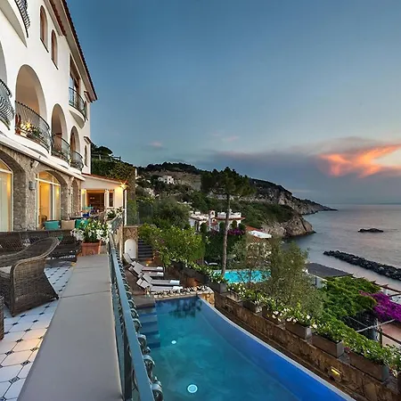 Top Luxury With Magnificent Views Ferienhaus