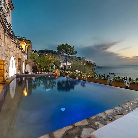 Top Luxury With Magnificent Views Ferienhaus Massa Lubrense