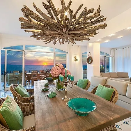 Top Luxury With Magnificent Views Ferienhaus